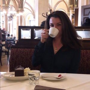 Meet your Posher, Sara